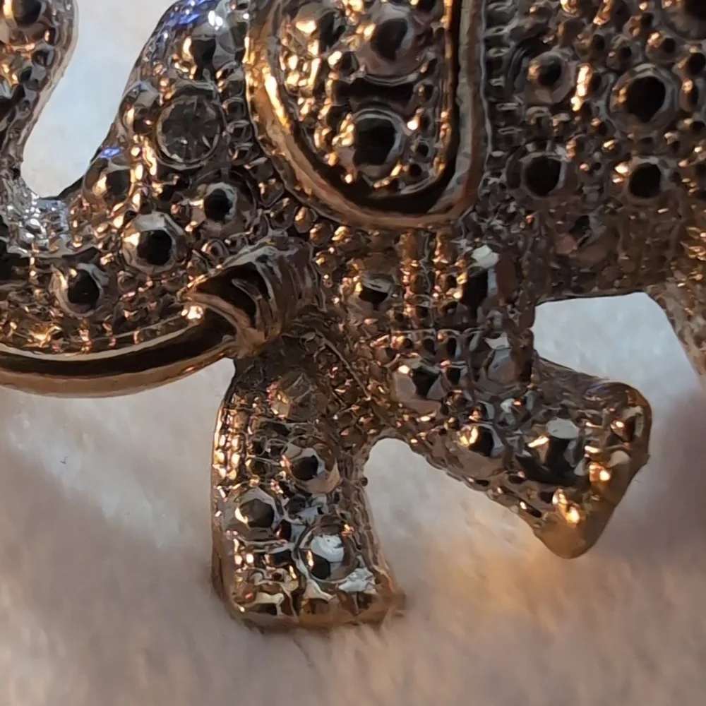 N/A vintage elephant